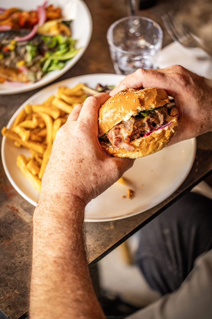 Aux Dés Calés Paris burger fait maison