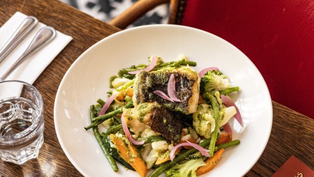 Aux Dés Calés Paris cuisine fait maison poisson frais salade