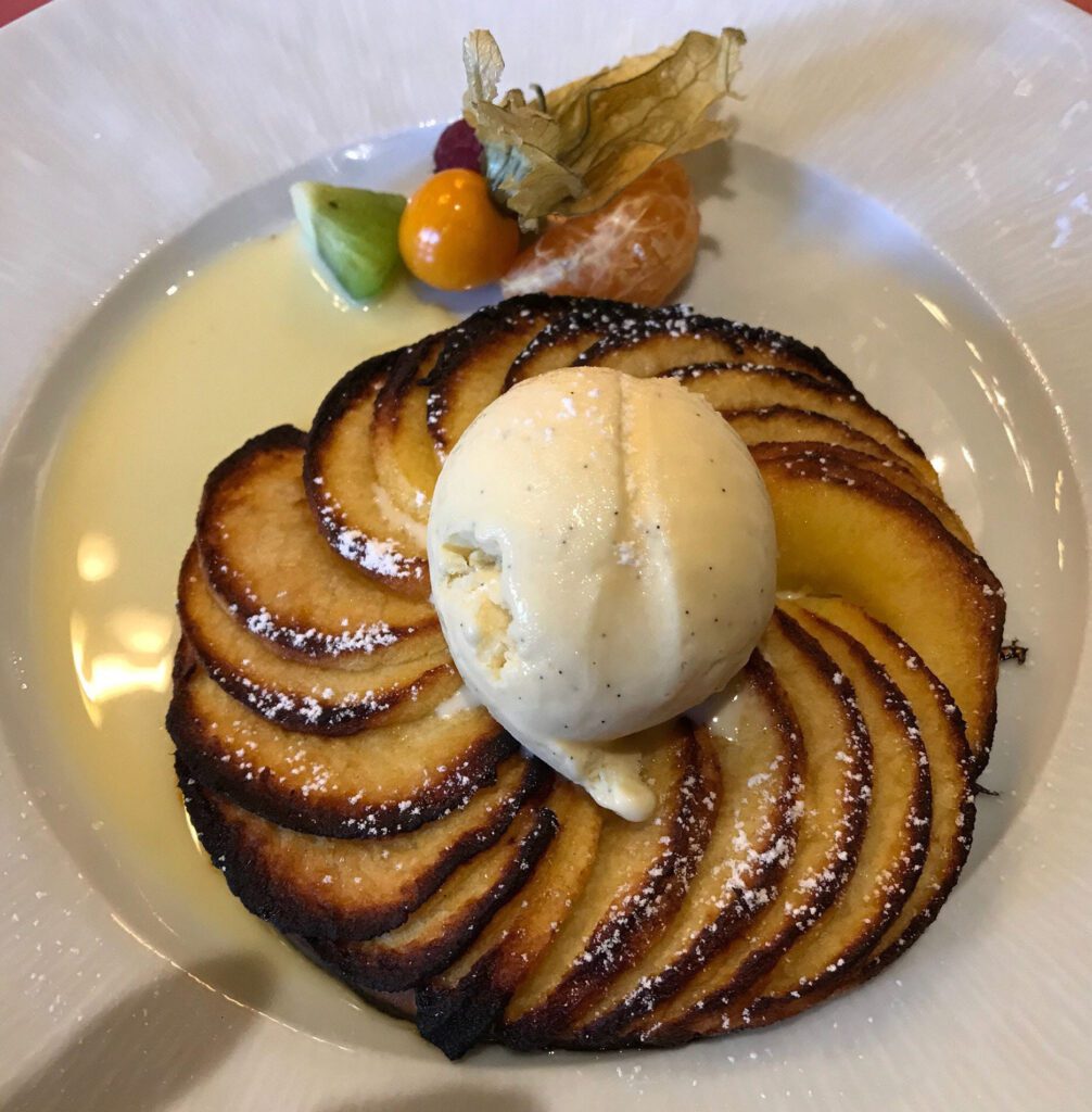 Restaurant La Couronne Rouen tarte fine au pommes