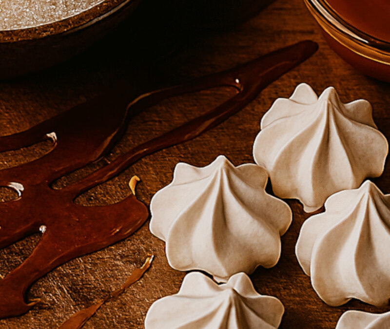 Tout comprendre au sucre : du cristal au caramel et la technique de la meringue