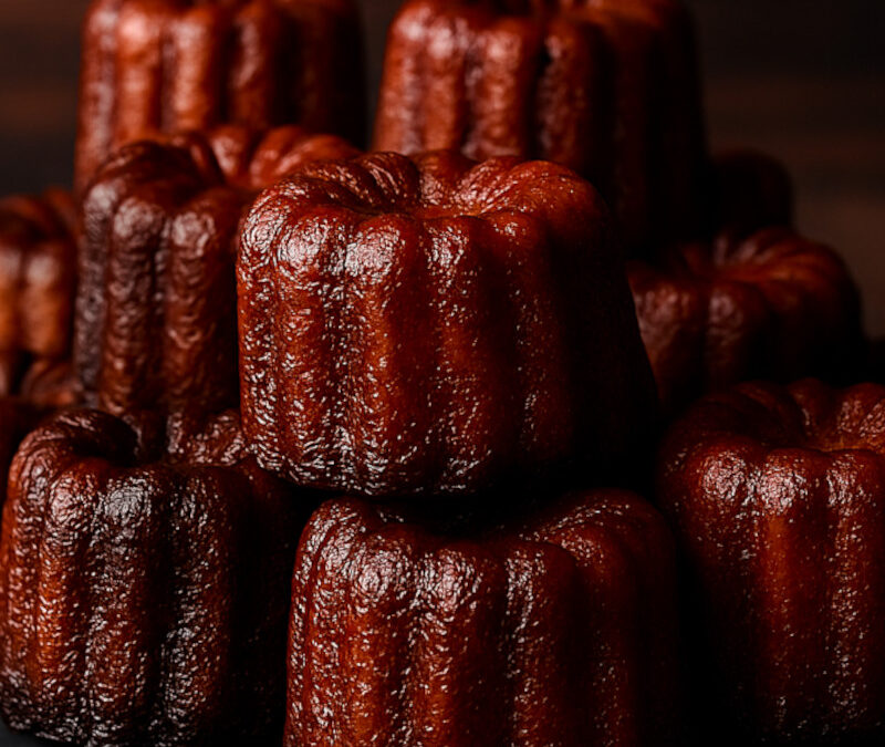 Le cannelé de Bordeaux : le secret de sa coque caramélisée et de son intérieur moelleux