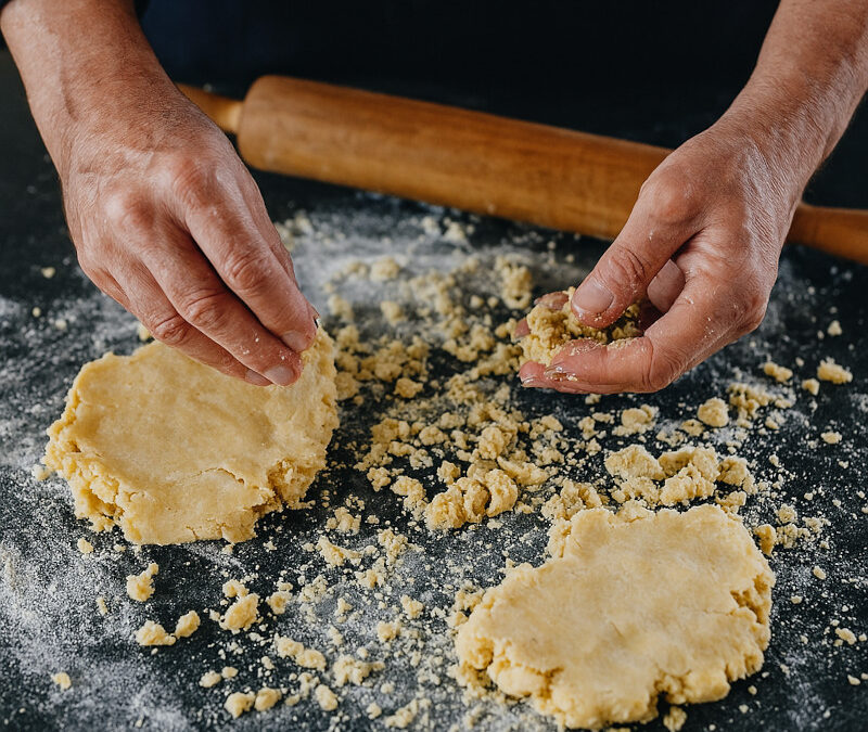 Pourquoi ma pâte brisée s&rsquo;effrite ? Solutions, causes et astuces du Chef pour une pâte parfaite