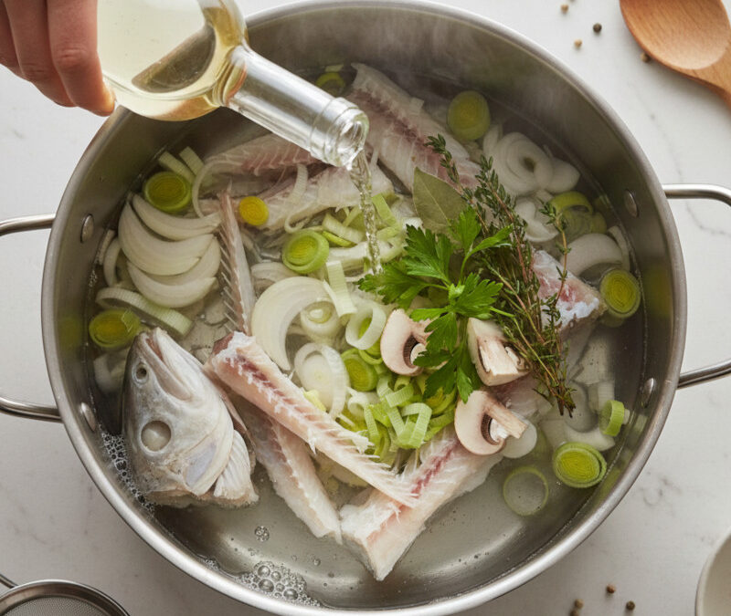 Comment réaliser un fumet de poisson : La base noble de la grande sauce à la française