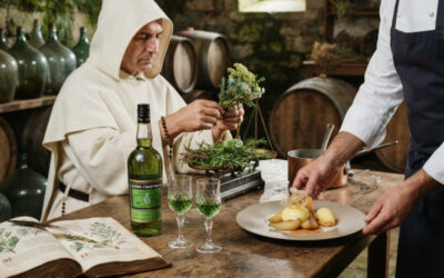 Chartreuse : Histoire, secret des plantes, tradition monastique et place dans la gastronomie française