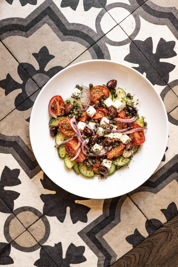 Aux Dés Calés Paris cuisine fait maison salade greque