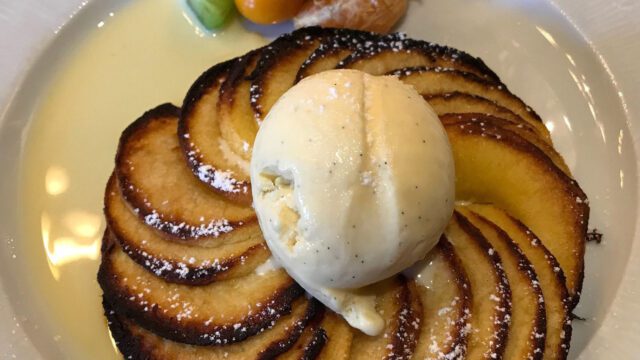 Restaurant La Couronne Rouen tarte fine au pommes