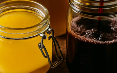 L’art de la clarification : Comment transformer le beurre, les bouillons et le vin en élixirs de chef