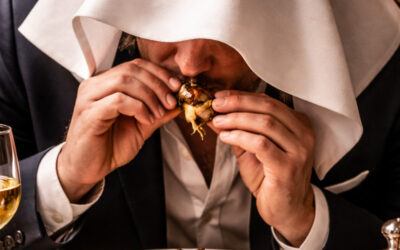 L’ortolan : Le mythe sacré et interdit de la gastronomie Française